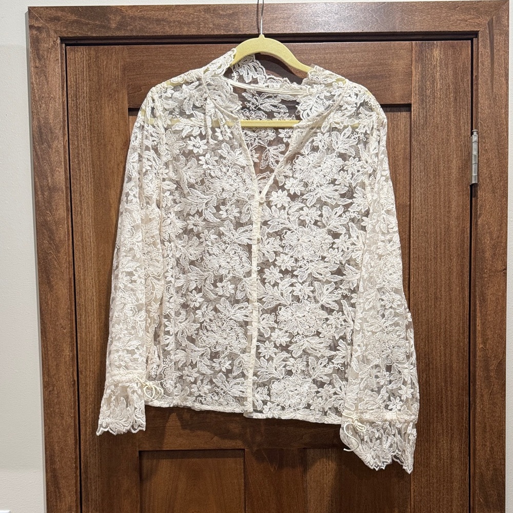 Elegant White Lace Women's Top